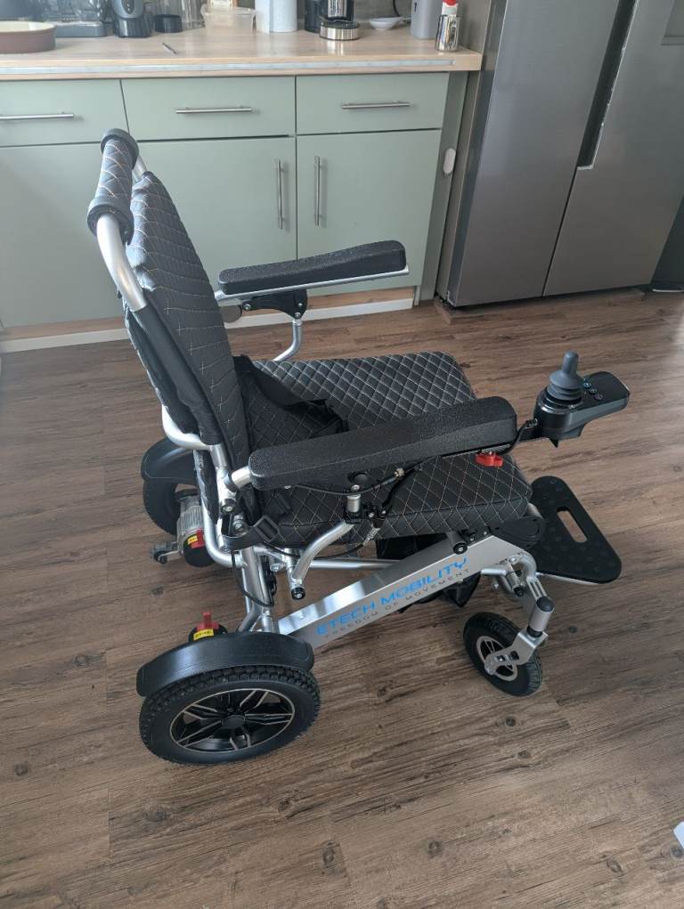 Powered wheelchair 