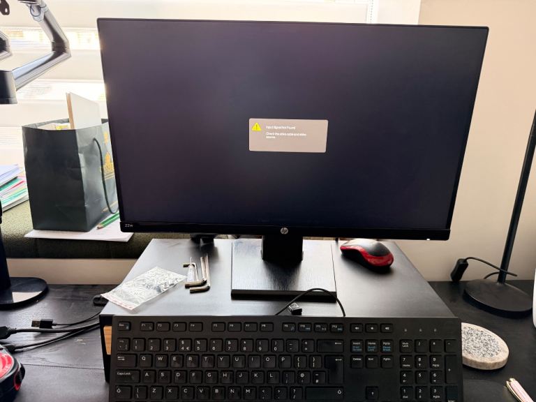 HP 22w LCD Monitor – Full HD, Good Condition