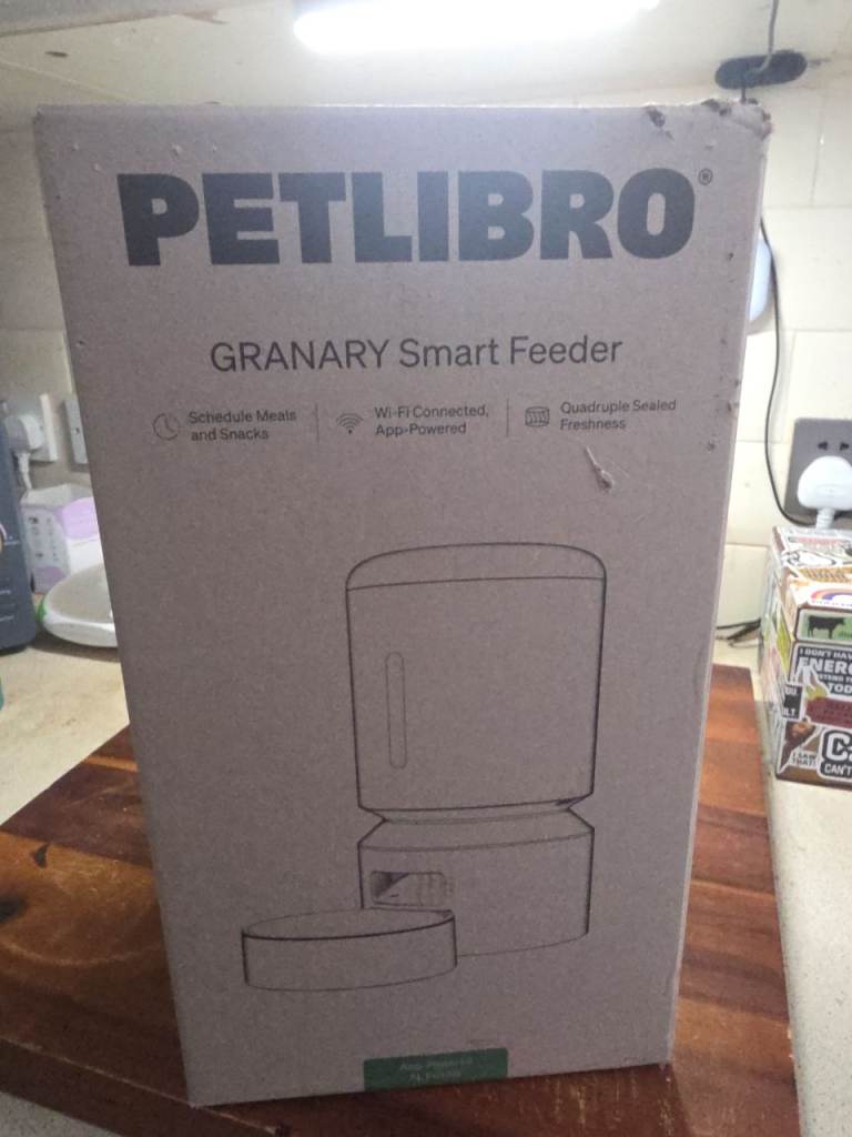 BNIB (£150 New) Automatic Pet Feeder for Dry Food