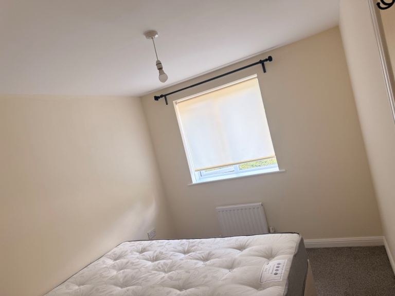 Double bedroom for rent with private bathroom 