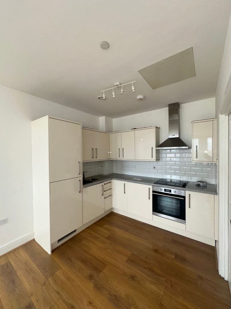 2 Bedroom 1 Bathroom Flat