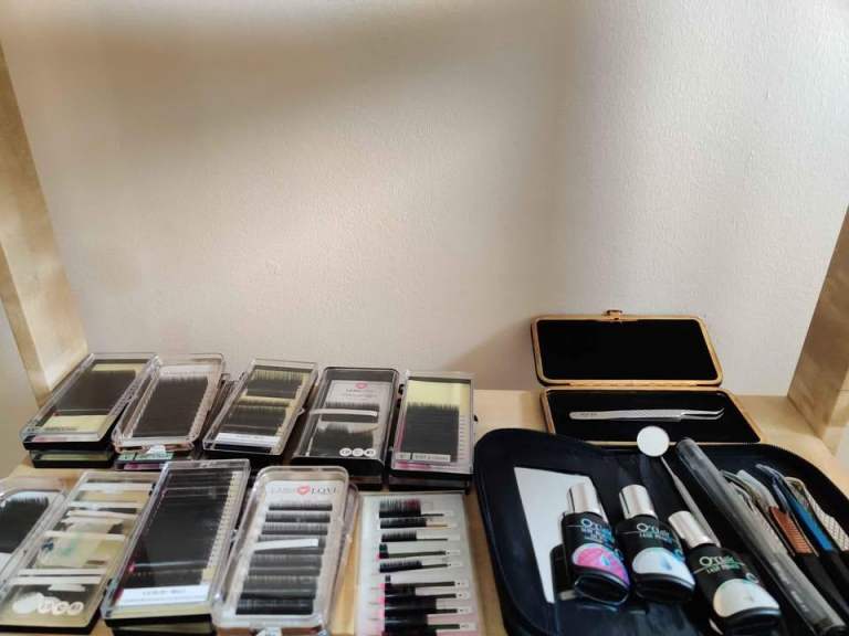 Eyelash extension kit