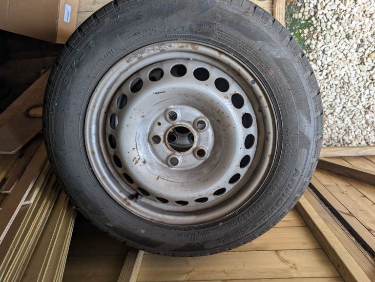 VW Transporter T5 T6 Wheel Tyre 205/65 R16C, good remaining tread depth