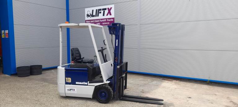 Komatsu 1.3T 1300 kgs 3 wheel Compact 24 Volt Electric Forklift Low Triple Mast