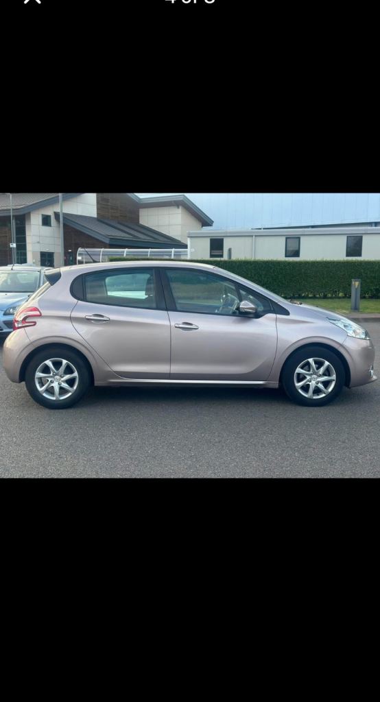 Peugeot, 208, Hatchback, 2014, Semi-Auto, 1199 (cc), 5 doors