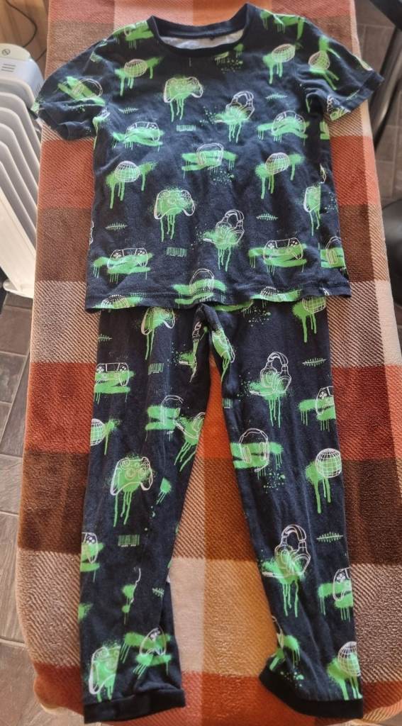 George Kids Black Pyjamas – Size 5-6 Years