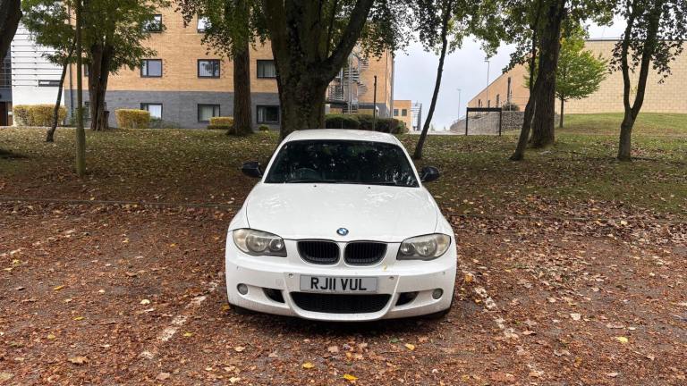 BMW, 1 SERIES, Hatchback, 2011, Manual, 1995 (cc), 5 doors