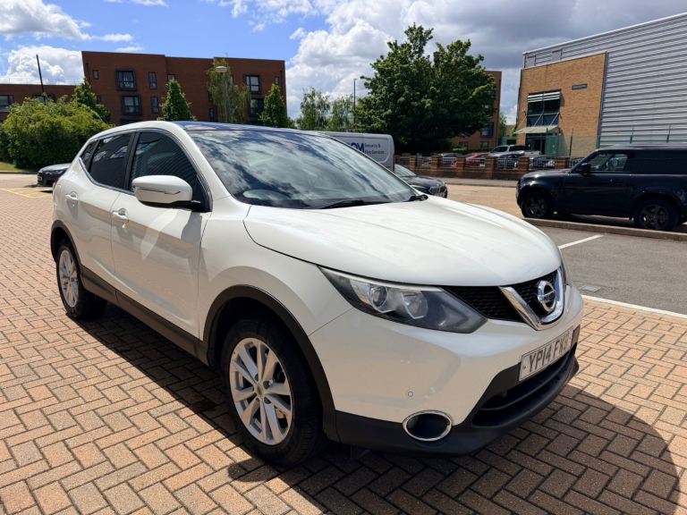 2014 14, NISSAN QASHQAI 1.2 ACENTA PREMIUM DiG T, 18K, FSH, MOT, PANORAMIC ROOF, REVERSE CAMERA