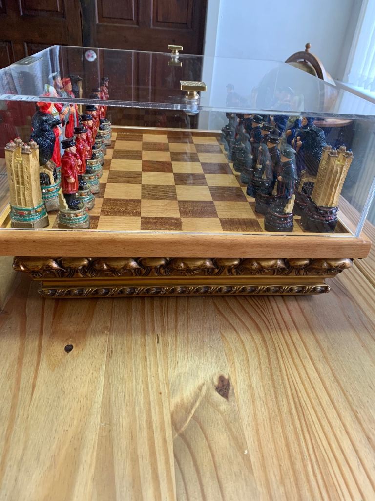 Historical Themed Chess Set London Towers