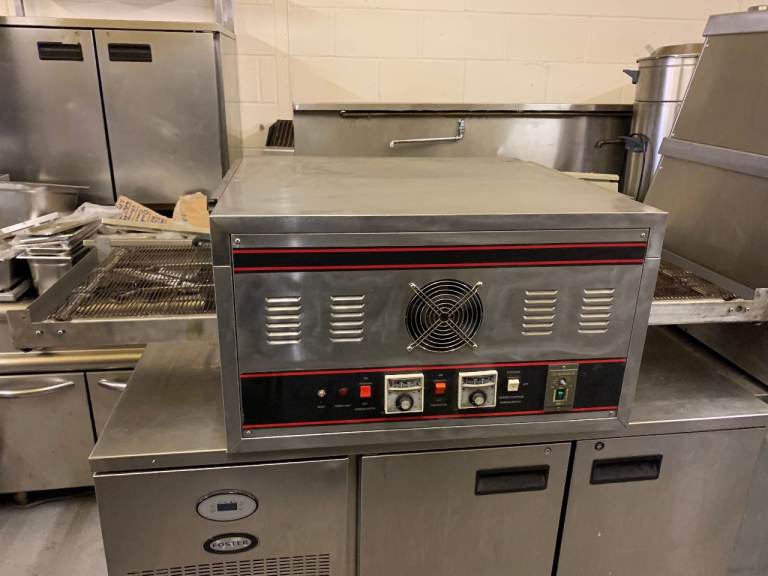 Commercial Conveyor  PIZZA ELECTRIC Oven - Stainless Steel, Good Condition CAFE RESTAURANT 