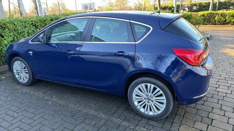 Vauxhall, ASTRA, Hatchback, 2014, Manual, 1398 (cc), 5 doors