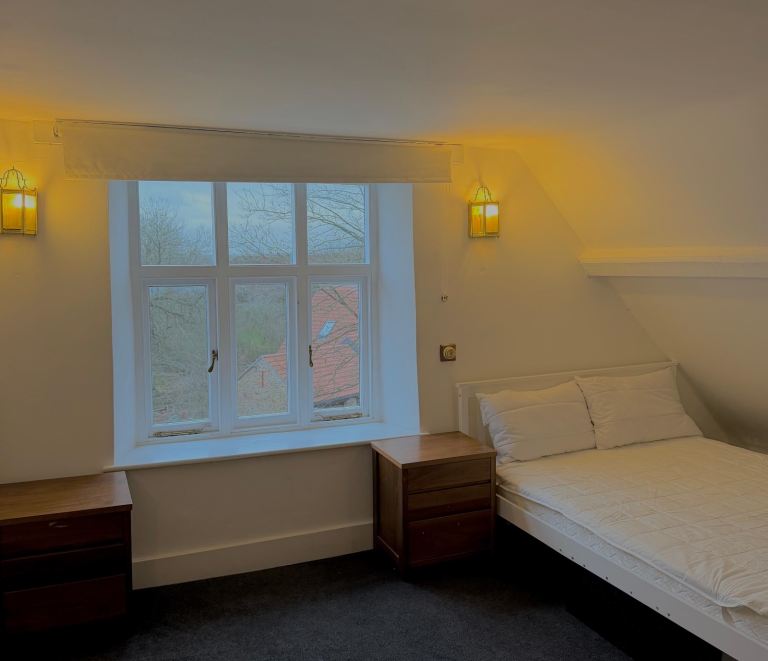 Massive rooms to rent with kitchenette