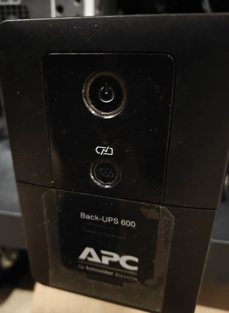 APC Backup-UPS 600