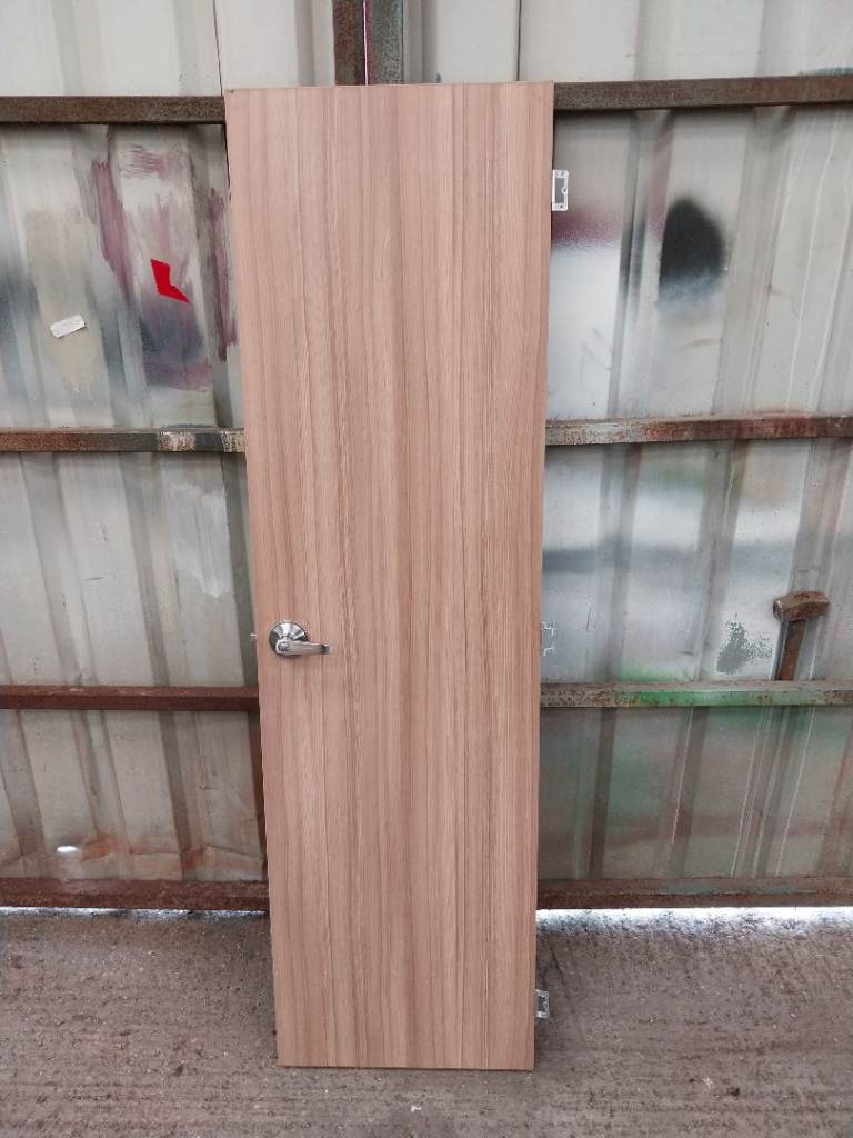 2016 lunar caravan bathroom door 
