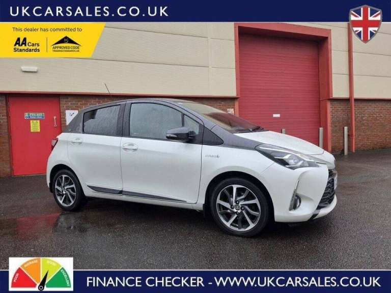 2019 Toyota Yaris 1.5 VVT-H Y20 Bi-tone Hatchback 5dr Hybrid E-CVT Euro 6 (s/s) Hatchback Automatic