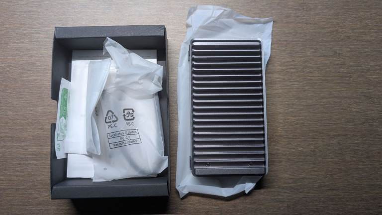 UGREEN 40Gbps M.2 NVMe SSD Enclosure USB4 Thunderbolt 4 Cooling Fan - Brand New