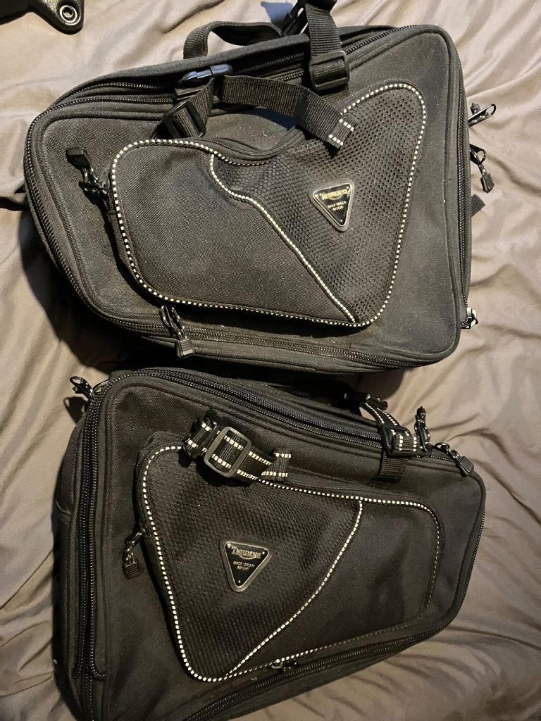 Triumph tt600 pannoers set