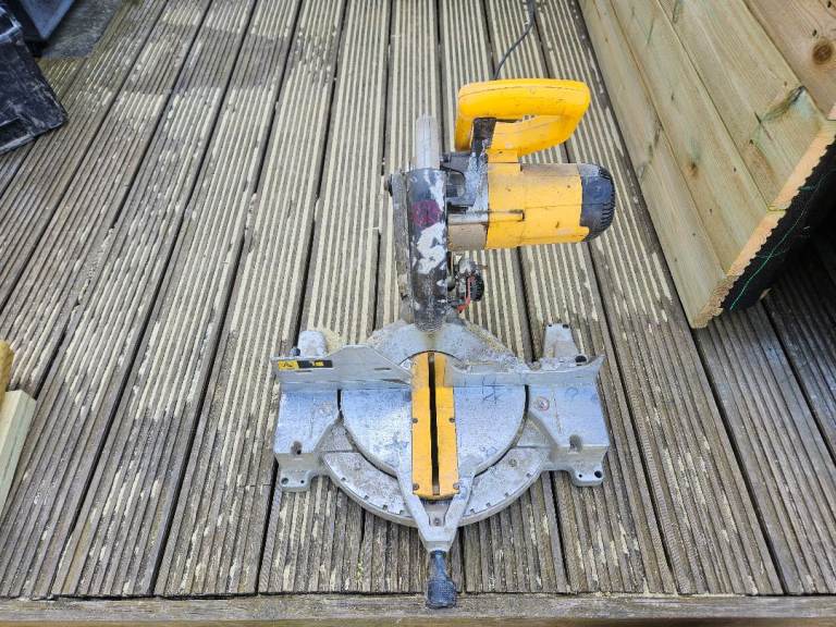 Dewalt DW703 Compound Mitre Saw 