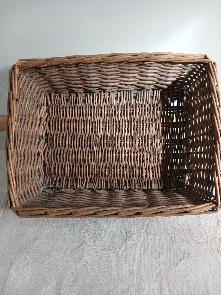 Hamper Basket - Gifts or Picnic 