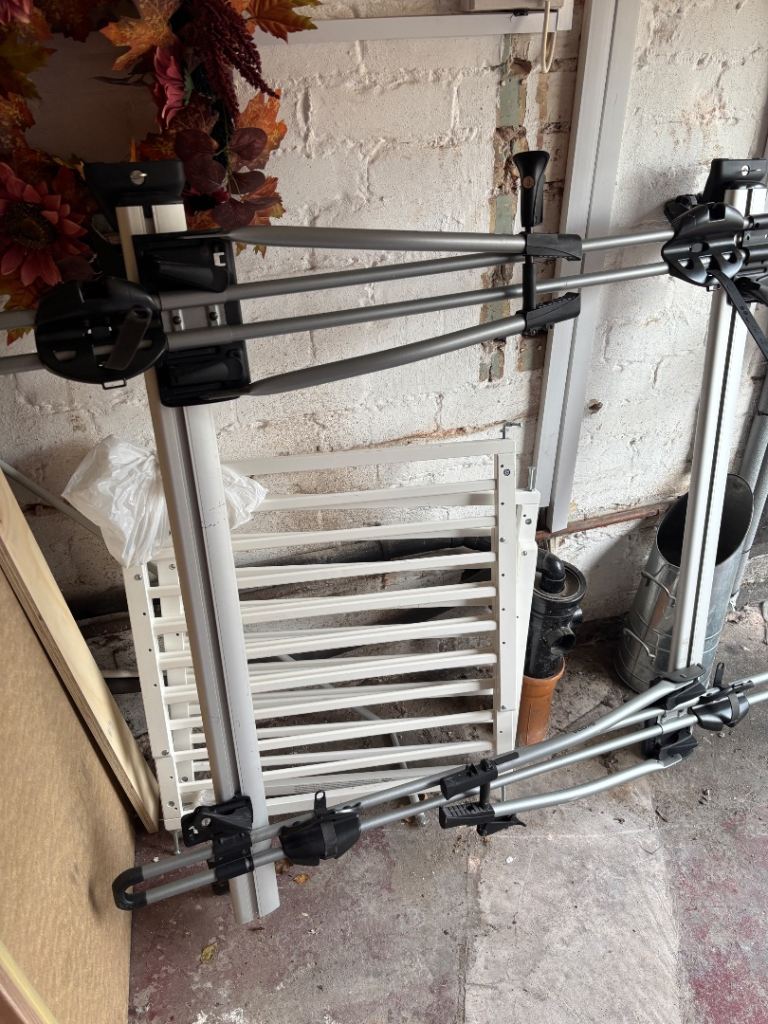 Roof rack for two bikes. 