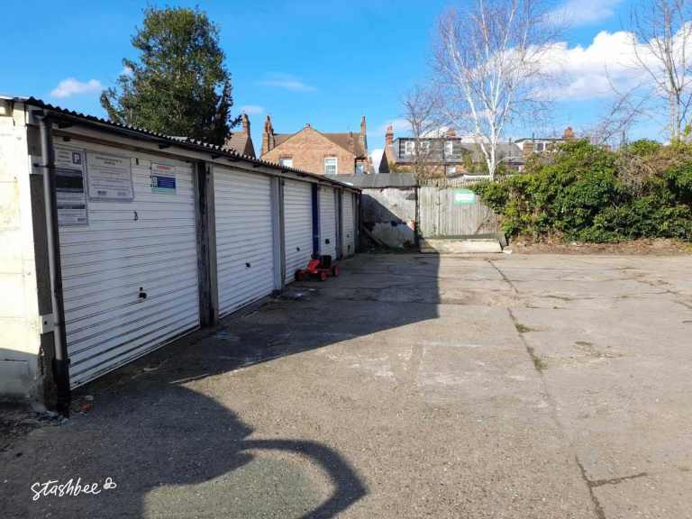 Garage to rent in London (N12) | Stashbee