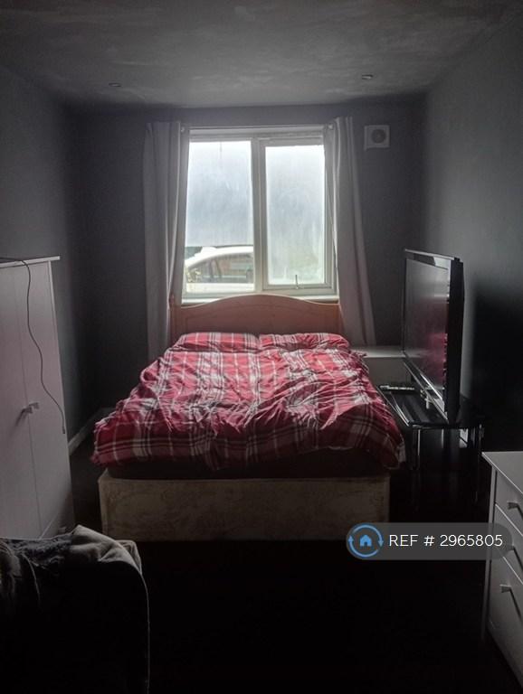 1 bedroom flat in Grimshaw Place, Preston, PR1 (1 bed) (#2965805)