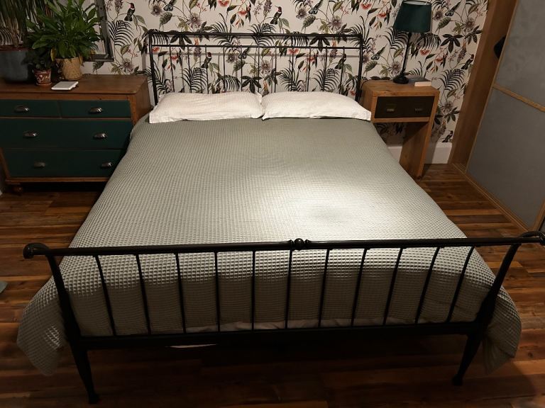 image for King Size Wrought Iron Bed (5ft wide)