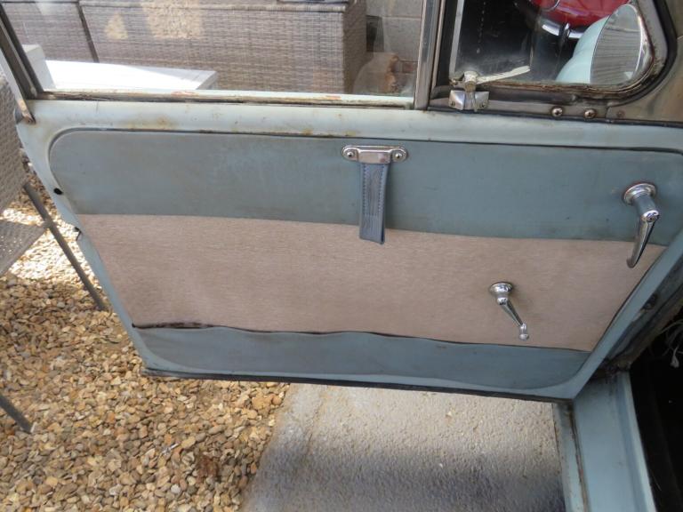 1963 Morris 1100 Traveller winter project Estate Petrol Manual