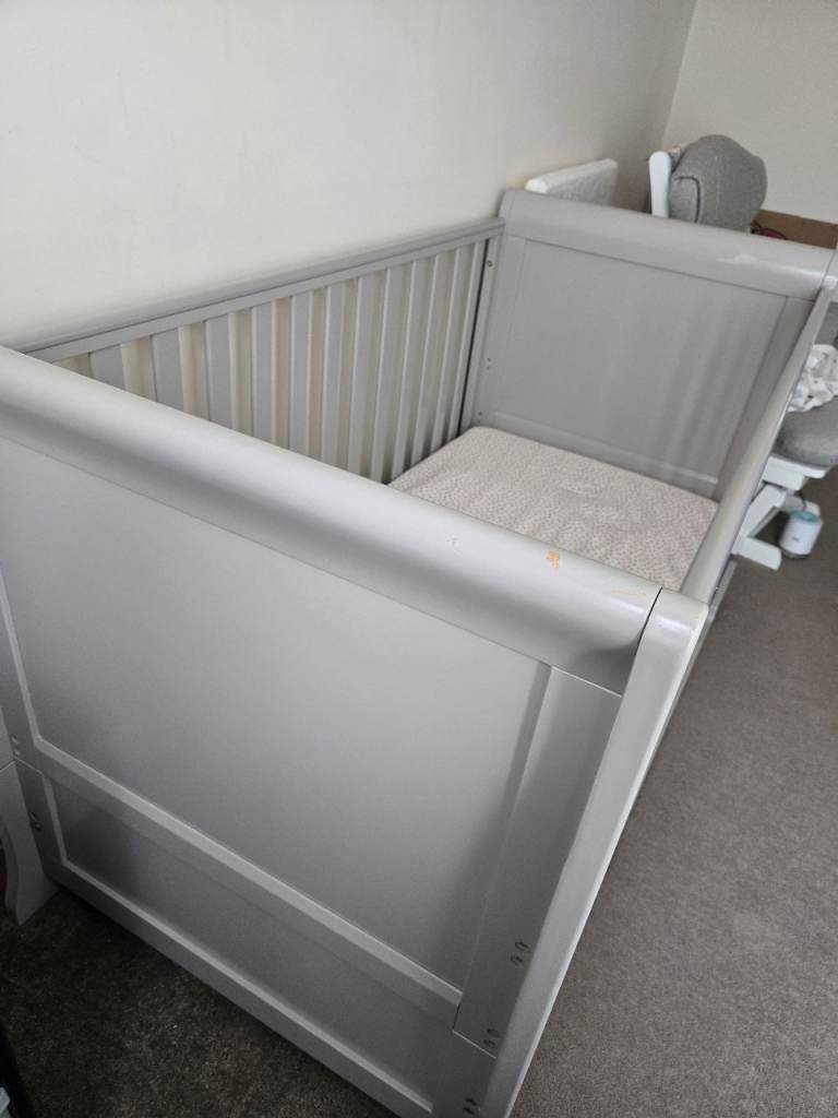 Obaby Stamford Sleigh Cot Bed and Puggle Dual Coir Maxi Air Cool Pocket Sprung Mattress