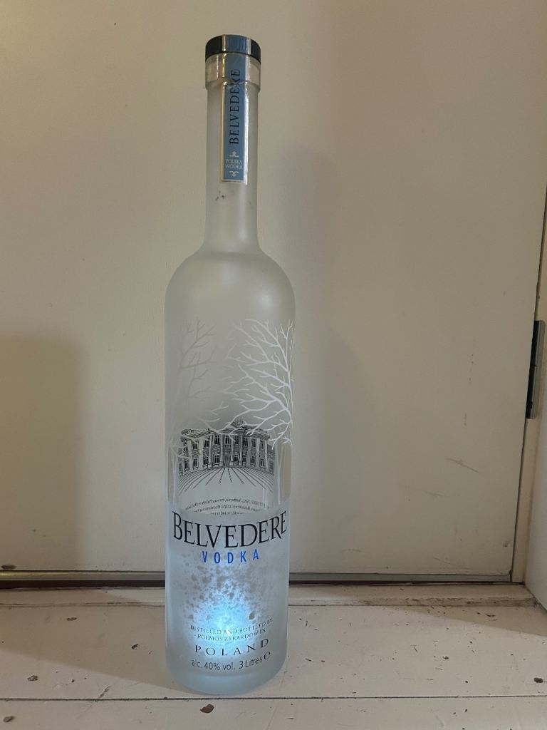 Belvedere Vodka 3l + LED Lichtsticker empty with lid.