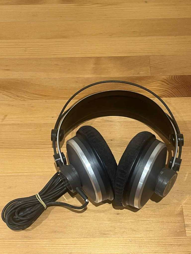 AKG K272 Closed-Back Studio Headphones – Good Condition