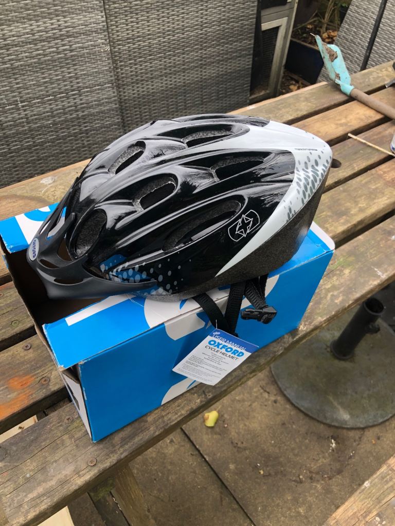 Cycle helmet 