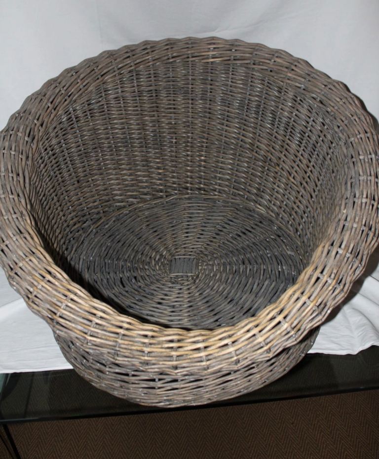 Elegant OKA Cox & Cox Dog Cat Bed Pet Basket Couch