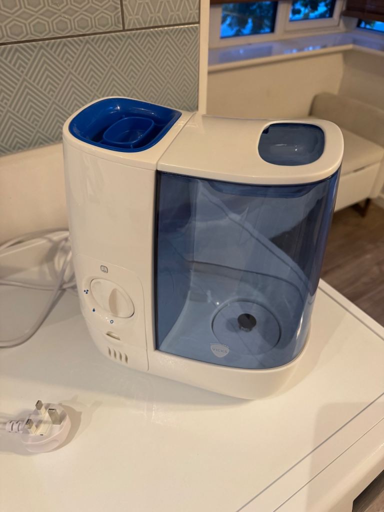 726/1330 Vicks VH845 Warm Mist Humidifier