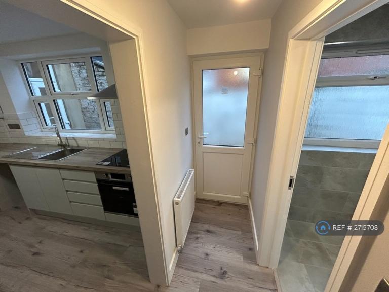 3 bedroom house in Curtis Street, Swindon, SN1 (3 bed) (#2715708)