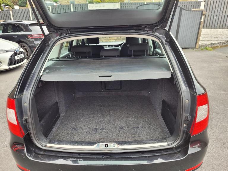 2011 Skoda Superb 2.0 TDI S DSG Euro 5 5dr ESTATE Diesel Automatic