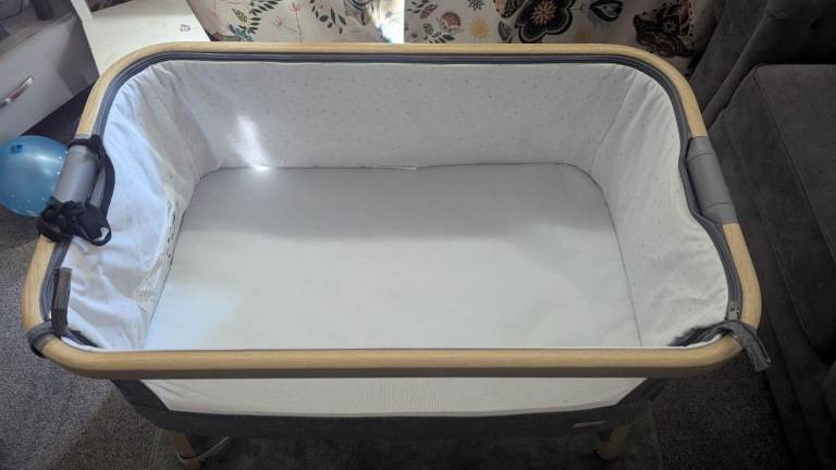 Tutti Bambini cozee bedside crib
