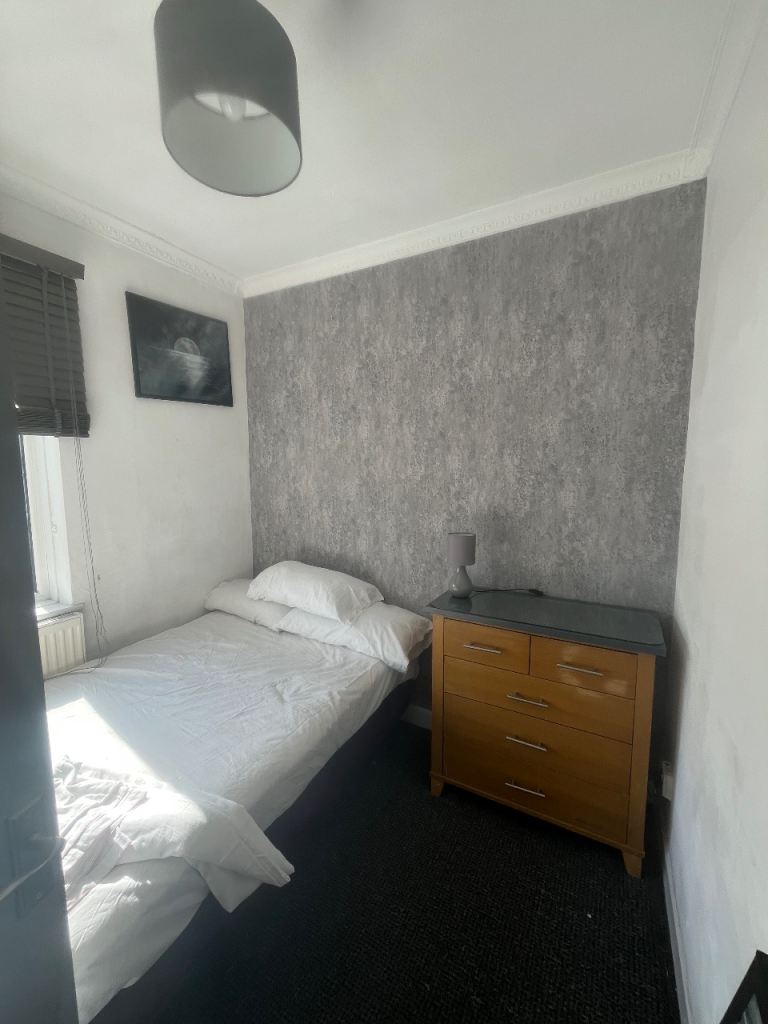 Room to rent 
