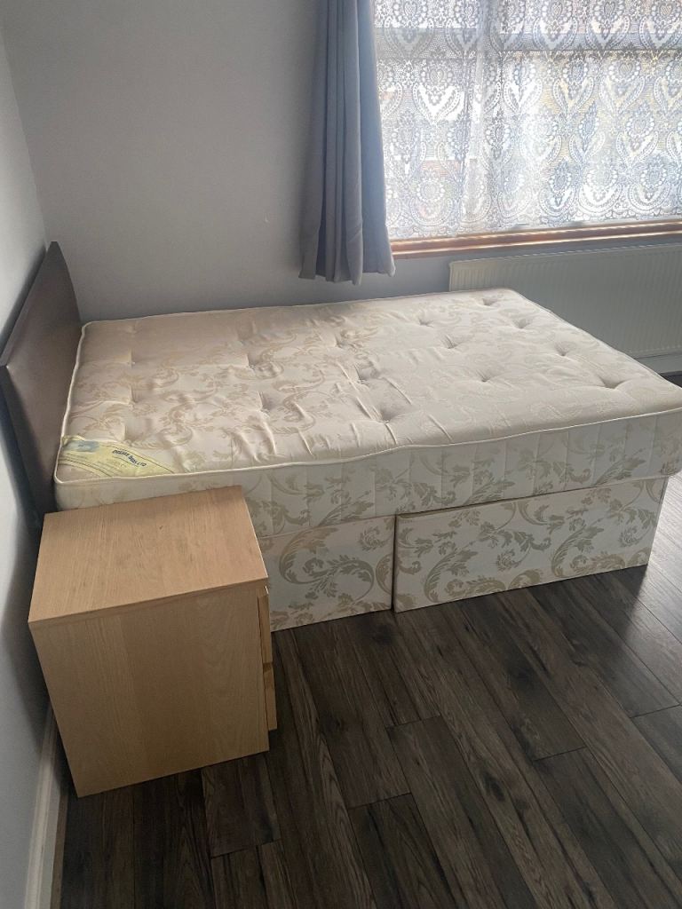 Large double room for rent 