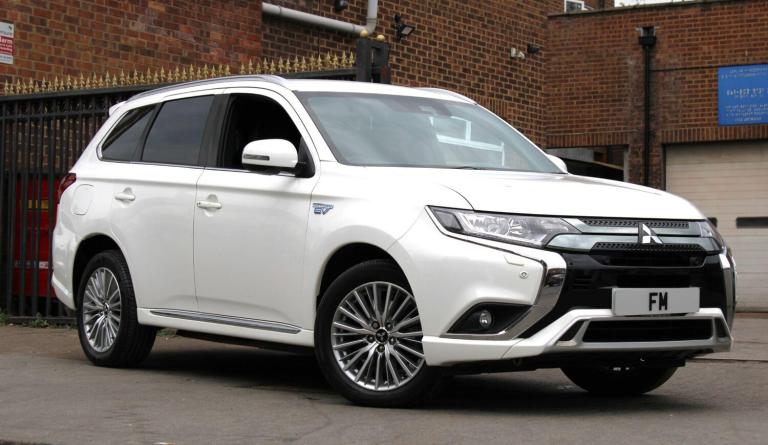  Mitsubishi Outlander 2.4h TwinMotor 13.8kWh Dynamic Safety CVT 4WD Euro 6 (s/s) 5dr Petrol/Elect...