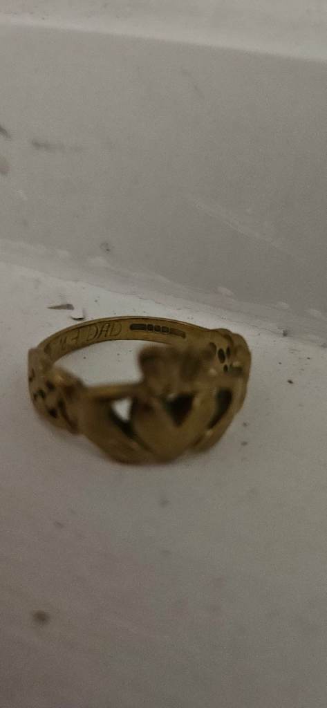 Gold Claddagh Ring – Good Condition