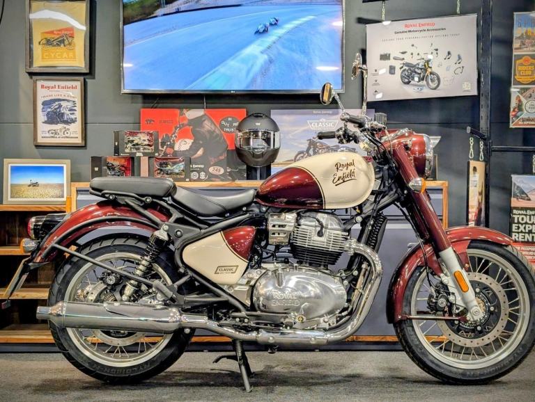 2026 ROYAL ENFIELD CLASSIC 650 in Vallam Red