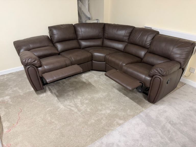 Corner sofa  leather  5 seater brown 2 recliner brand new available delivery extra costi