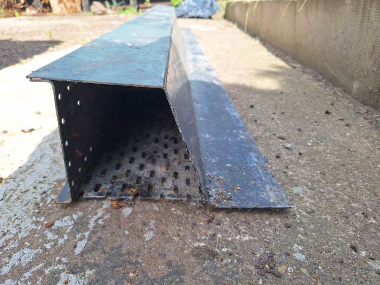 Catnic style cavity Steel lintel 2.100m long x 270mm wide x 143mm high Galvanised and painted black.