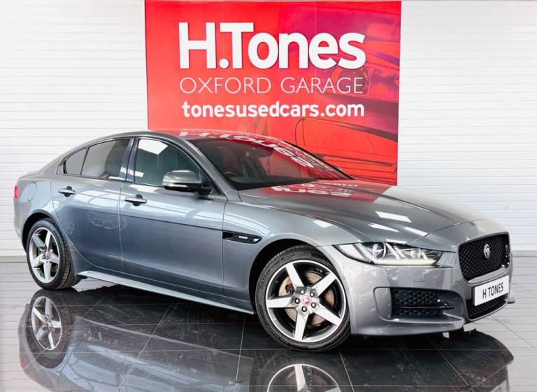2017 Jaguar XE 2.0i R-Sport Saloon 4dr Petrol Auto AWD Euro 6 (s/s) (250 ps) Saloon Petrol Automatic
