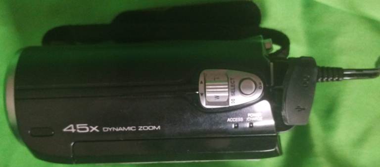 JVC Everio GZ-MS110BEK Camcorder + 16GB SD Card, Battery, Cables, Manual & CD