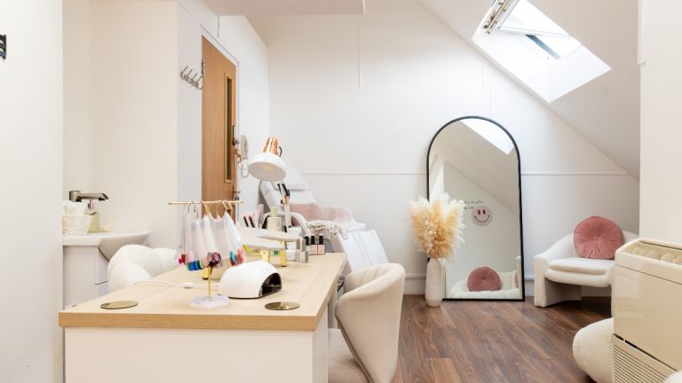 Nail Technician Chair for rent 