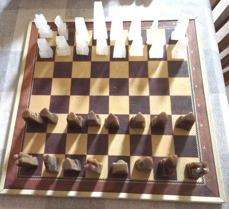 Chess set including board.. Alabaster. 