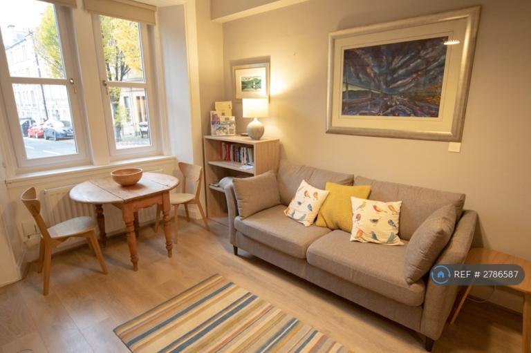 1 bedroom flat in Watson Crescent, Edinburgh, EH11 (1 bed) (#2786587)