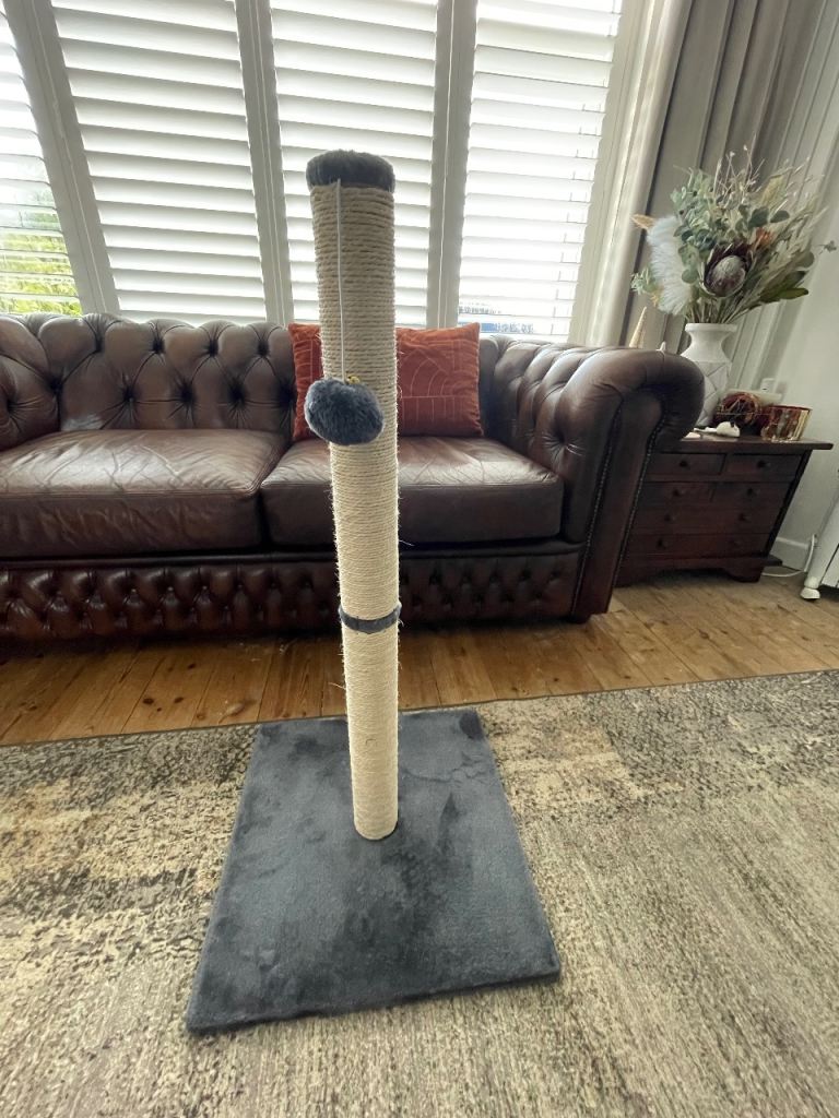 Cat scratch post - dark grey